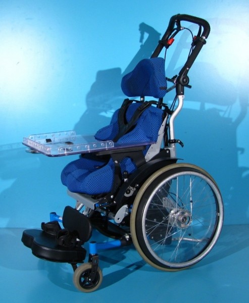 Scaun cu rotile pentru copii