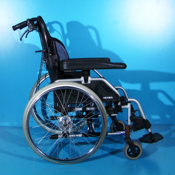 Scaun cu rotile Meyra - latime sezut 53 cm