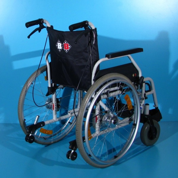 Scaun cu rotile B+B   latime sezut 43 cm