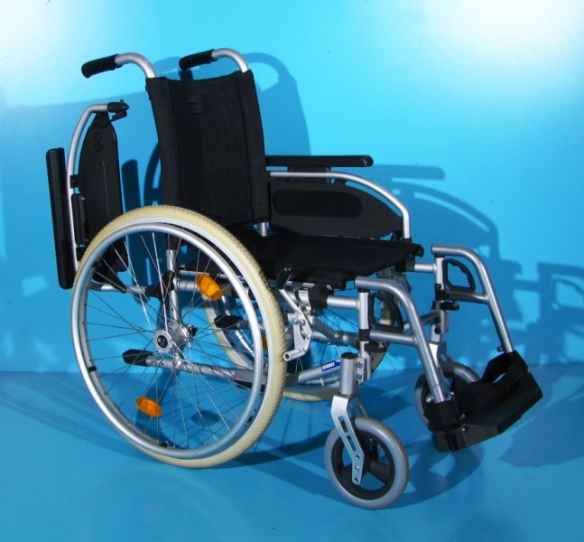 Scaun cu rotile B+B - latime sezut 40 cm