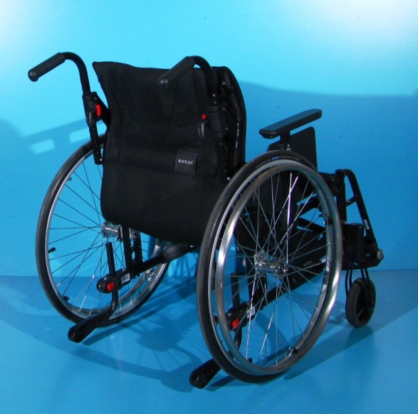 Scaun cu rotile - Etac / latime sezut 47 cm