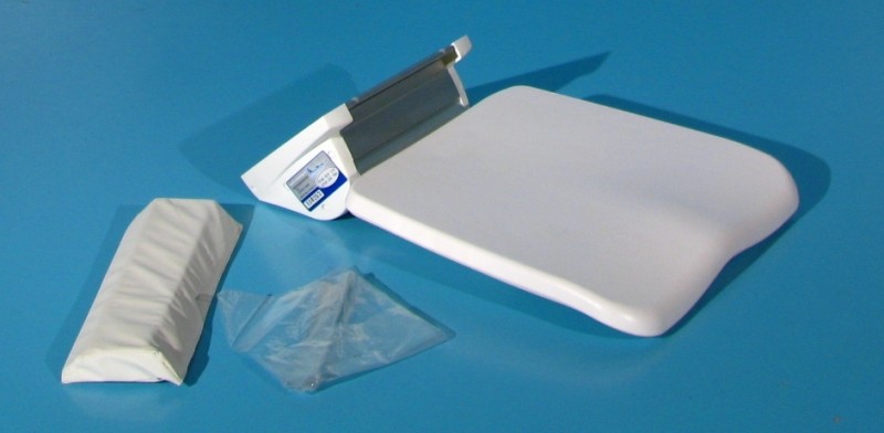 Scaun de dus rabatabil pe perete