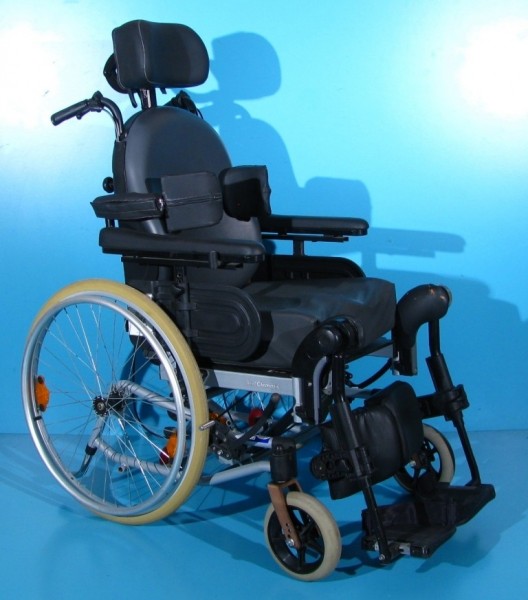 Scaun cu rotile - Invacare / latime sezut 43 cm