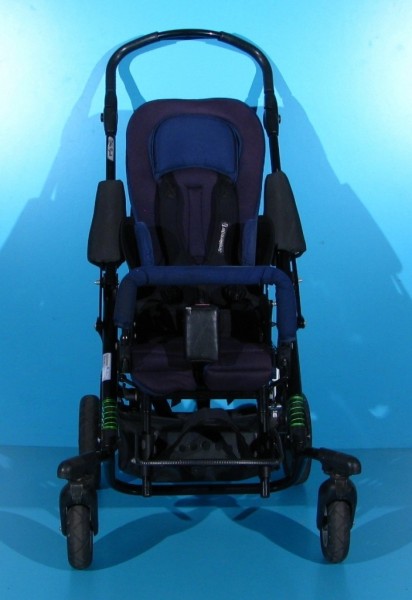 Carucior pentru copii cu dizabilitati