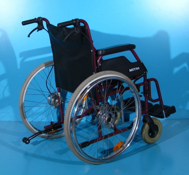 Scaun cu rotile Meyra   latime sezut 43 cm