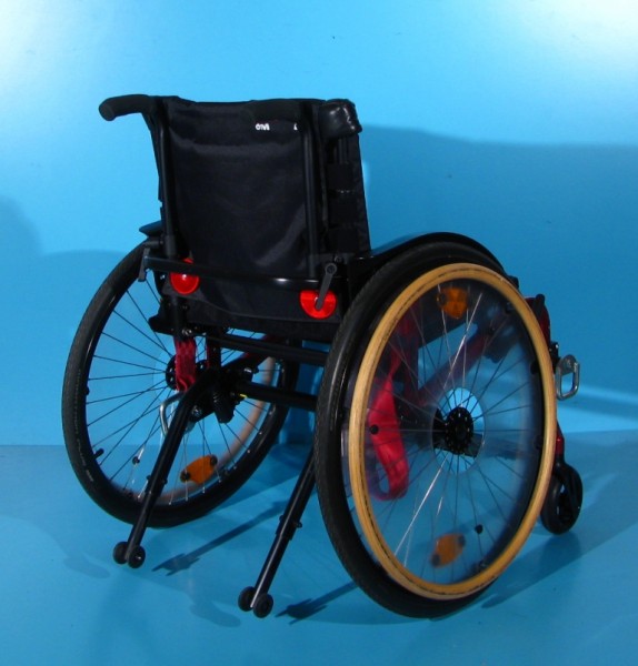 Scaun cu rotile activ din aluminiu -Meyra