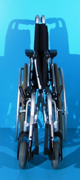 Scaun cu rotile din aluminiu  Drive - latime sezut 45 cm