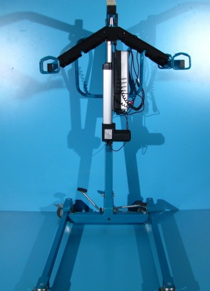 Macara pentru ridicarea si transportul pacientilor 