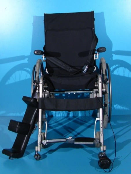 Scaun cu rotile cu verticalizare electrica Levo