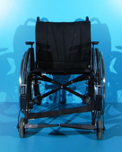 Scaun cu rotile - Etac / latime sezut 47 cm