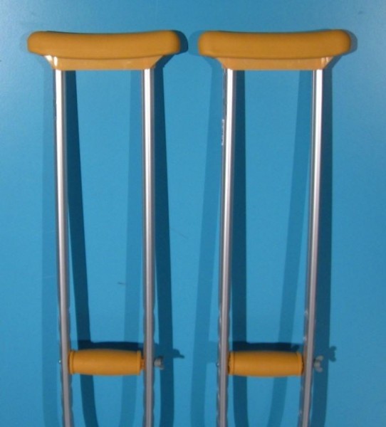 Carje cu sprijin subaxilar aluminiu NEFOLOSITE   set 2 buc