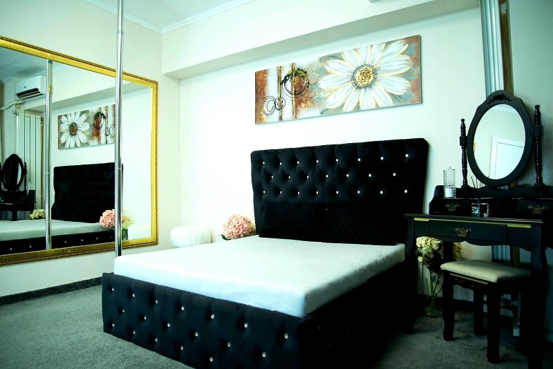 Alege să fii model online cu succes garantat.