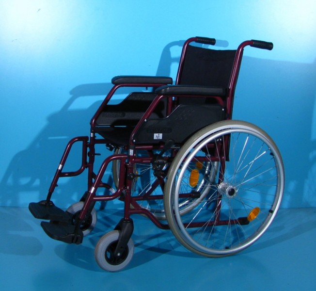 Scaun cu rotile  Meyra   latime sezut 43 cm