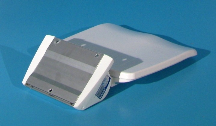 Scaun de dus rabatabil pe perete