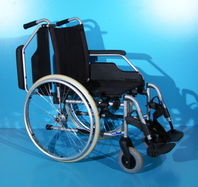 Scaun cu rotile  Meyra - latime sezut 43 cm