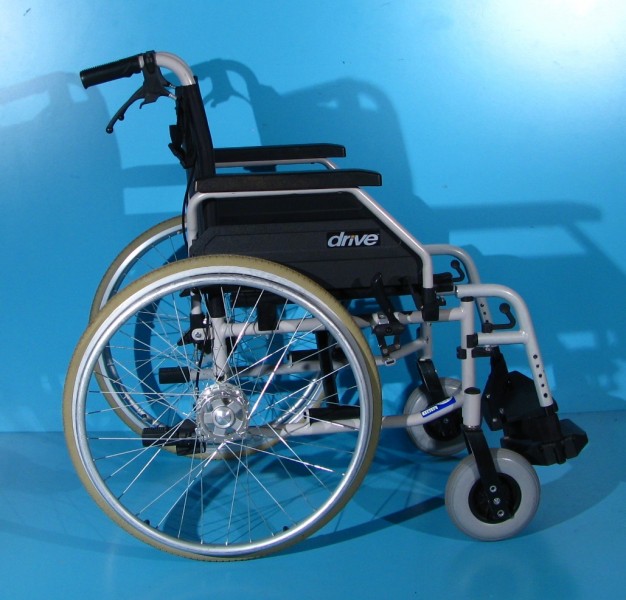 Scaun cu rotile Drive - latime sezut 50 cm