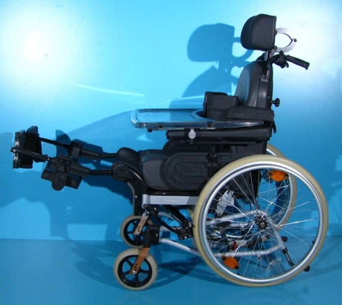 Scaun cu rotile - Invacare / latime sezut 43 cm