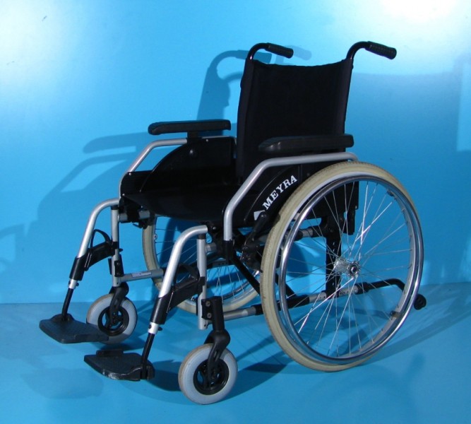 Scaun cu rotile din aluminiu - Meyra