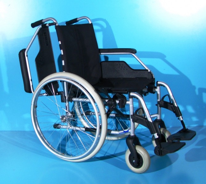 Scaun cu rotile  Meyra - latime sezut 43 cm