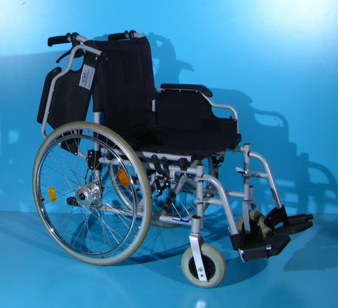 Scaun cu rotileTrenmobil   latime sezut 46 cm