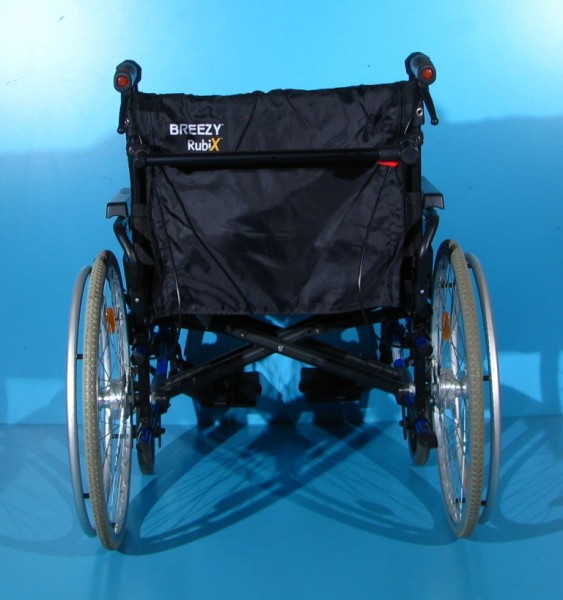 Scaun cu rotile din aluminiu Breezy -  sezut 56 cm