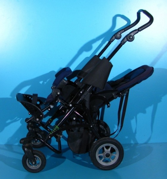Carucior pentru copii cu dizabilitati