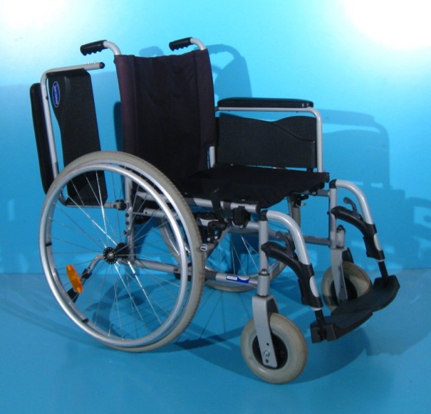 Scaun cu rotile Invacare   latime sezut 48 cm