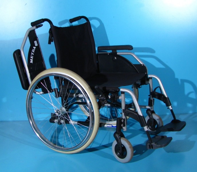 Scaun cu rotile din aluminiu - Meyra