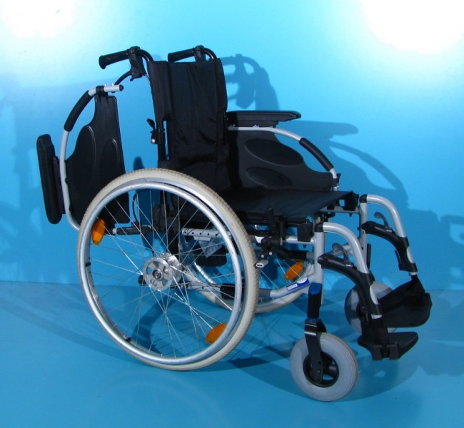 Scaun cu rotile Invacare / latime sezut 46 cm