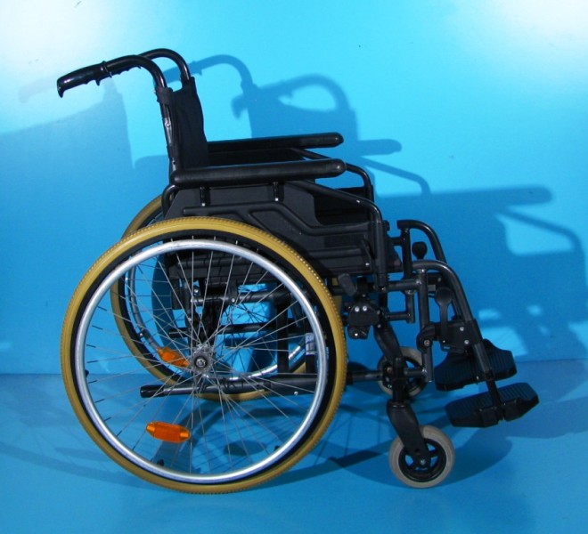 Scaun cu rotile din aluminiu Sopur -  sezut 48 cm