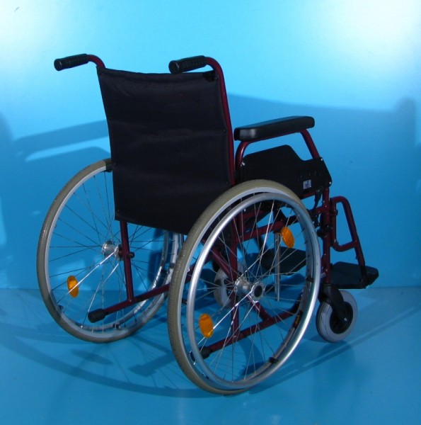 Scaun cu rotile  Meyra   latime sezut 43 cm