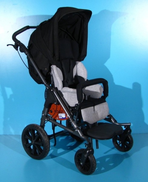 Carucior pentru copii cu dizabilitati 