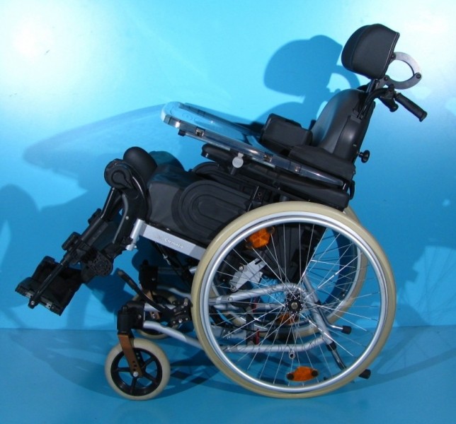 Scaun cu rotile - Invacare / latime sezut 43 cm