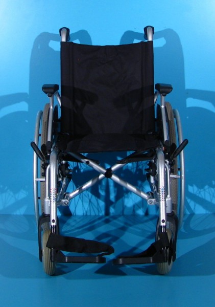 Scaun cu rotile din aluminiu - Drive