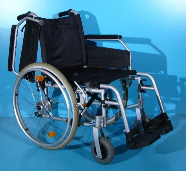 Scaun cu rotile second hand Ibesco MD - latime sezut 45 cm