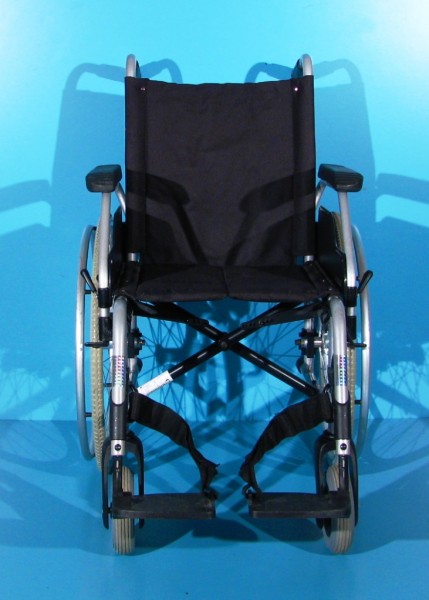 Scaun cu rotile  Meyra - latime sezut 43 cm