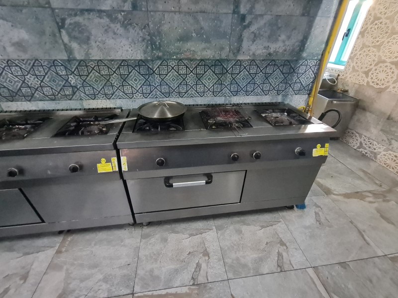 Aragaz electric 380V cu 6 plite patrate - Second Hand în buna stare de funcționare