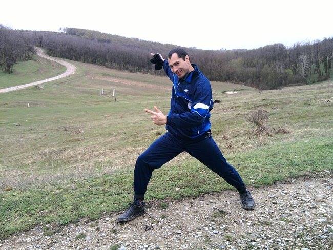 +40768358807 Caut fata cu varsta intre 18 - 28 ani pentru casatorie sau relatie de lunga durata