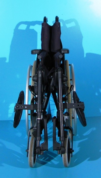 Scaun cu rotile Breezy - latime sezut 40 cm