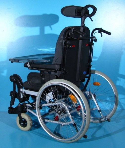 Scaun cu rotile nepliabil pentru adulti