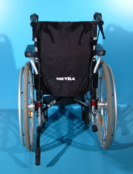 Scaun cu rotile Meyra - latime sezut 38 cm