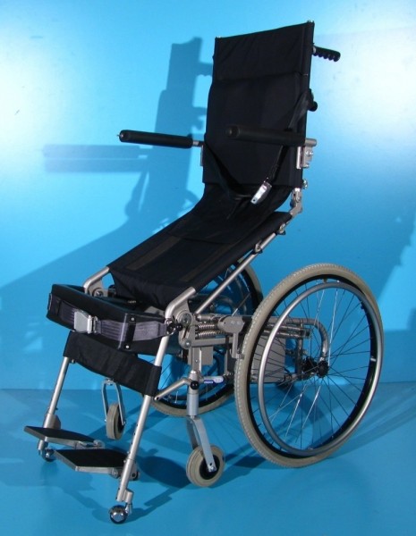 Scaun cu rotile cu verticalizare electrica Levo