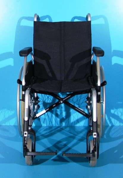 Scaun cu rotile second hand Meyra - latime sezut 43 cm