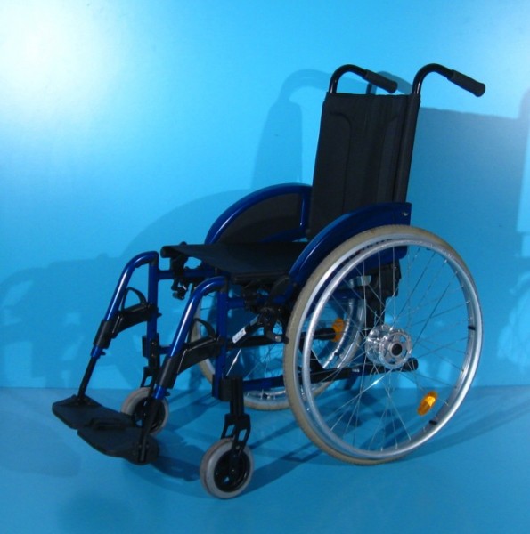 Scaun handicap din aluminiu semiactiv Meyra  latime sezut 40 cm