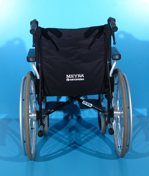 Scaun cu rotile - Meyra   latime sezut 48 cm