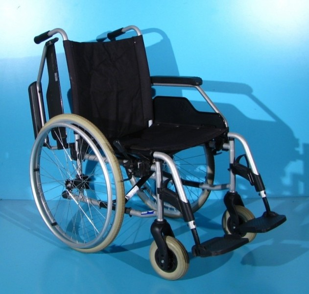 Scaun cu rotile Meyra   latime sezut 48 cm
