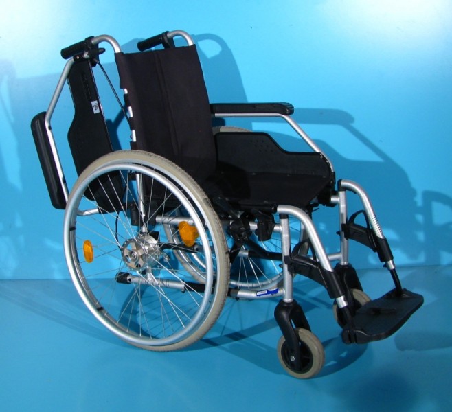 Scaun cu rotile Meyra - latime sezut 38 cm