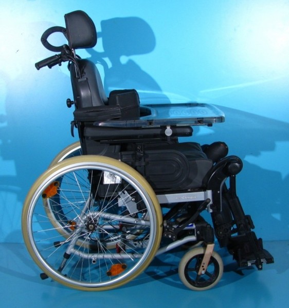 Scaun cu rotile - Invacare / latime sezut 43 cm