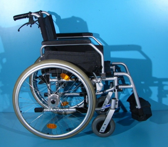 Scaun cu rotile second hand Ibesco MD - latime sezut 45 cm