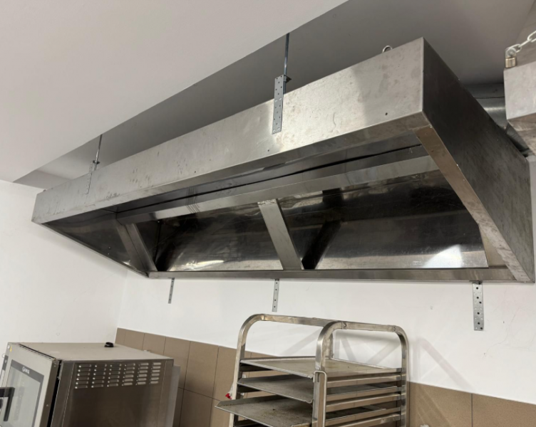 HORECA BUCURESTI – OFERTA SPECIALA ECHIPAMENTE PUTIN FOLOSITE :  • FRIGIDER / DOSPITOR / SPALATOR INOX CU 2 CUVE / MALAXOR / RASTEL / HOTA INOX / MASA DE LUCRU / FELIATOR / FIERBATOR OREZ